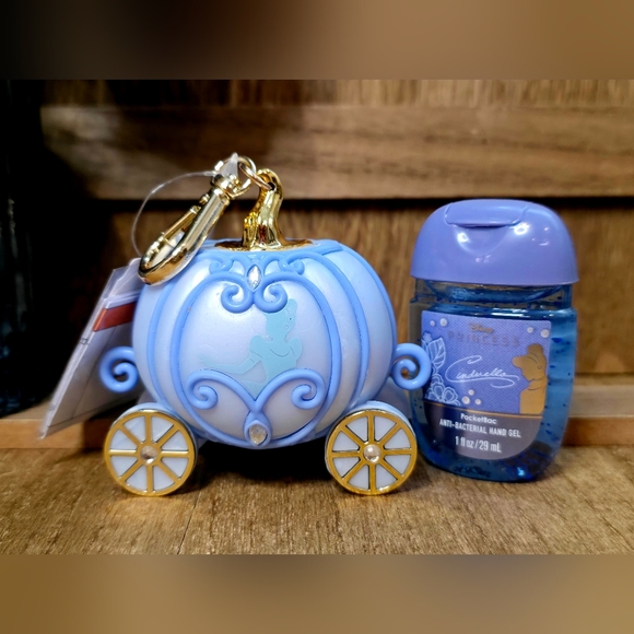 Disney Accessories - Bath & Body Works, Disney Cinderella Light-Up Carriage Pocketbac Holder & Refill